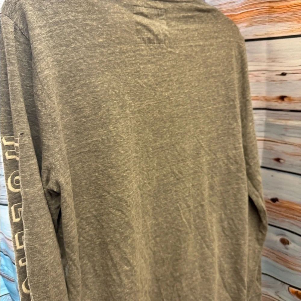 Hollister‎ Heather Gray long sleeve Tee. Two small holes in the sleeve.
